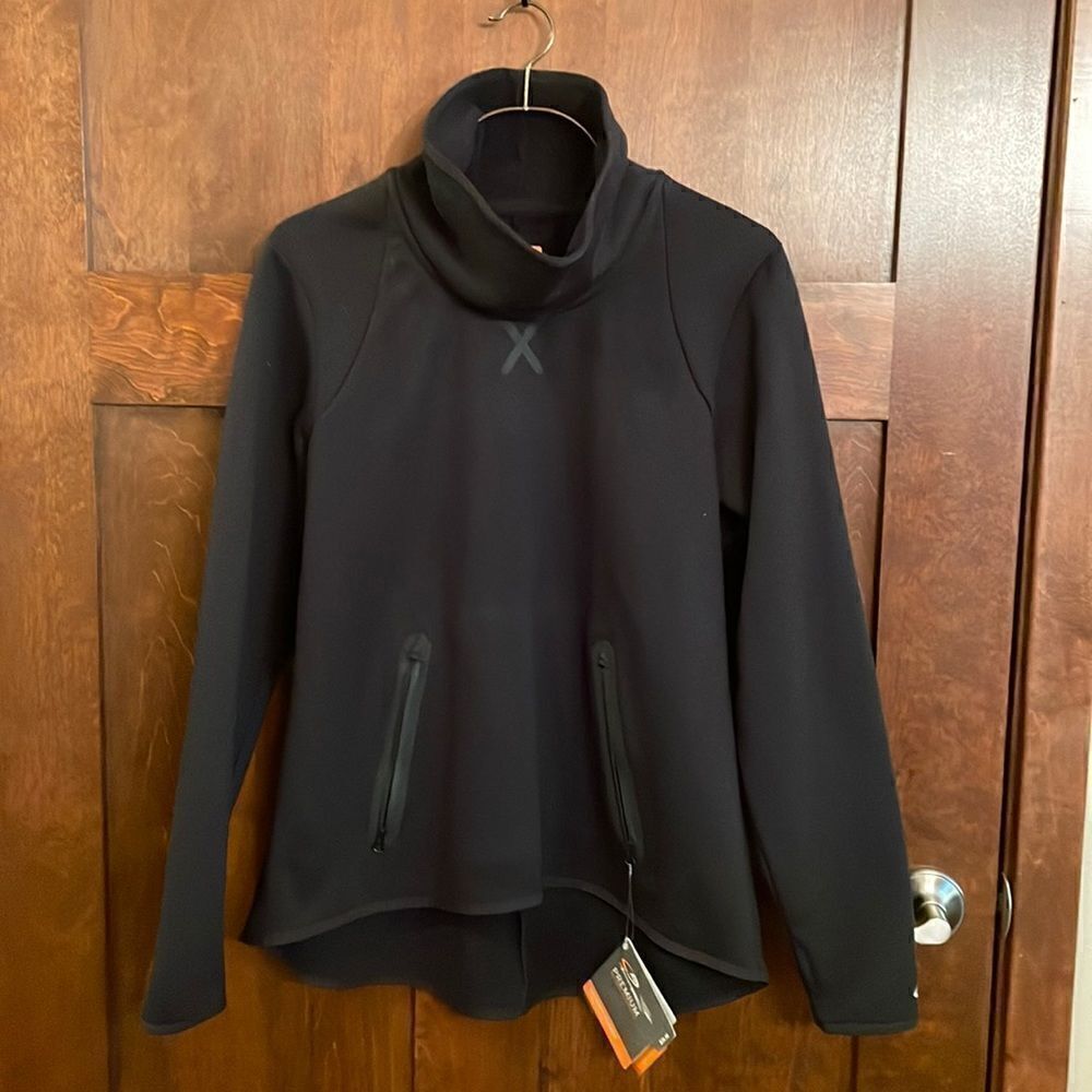 NWT. Womens C9 by Champion Victory Fleece Power Protect Top - M